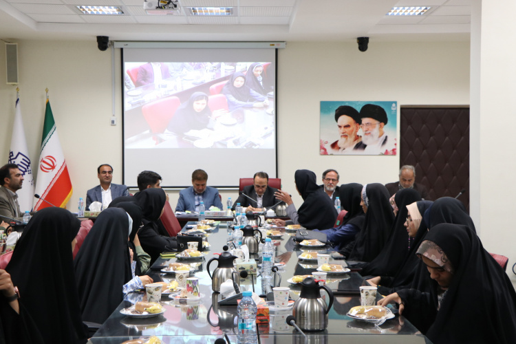 نشست صمیمی معاون فرهنگی و اجتماعی وزارت عتف با فعالان فرهنگی و اجتماعی دانشگاه بیرجند