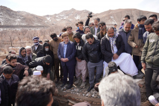 مراسم تشییع  پیکر دانشجوی فقید دانشگاه تهران در زادگاهش