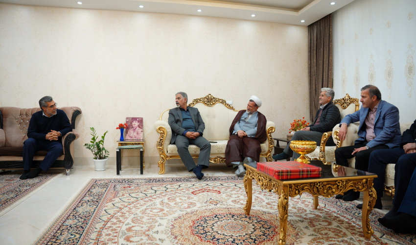 دیدار مسئولان دانشگاه با خانواده‌های شهدا و ایثارگران